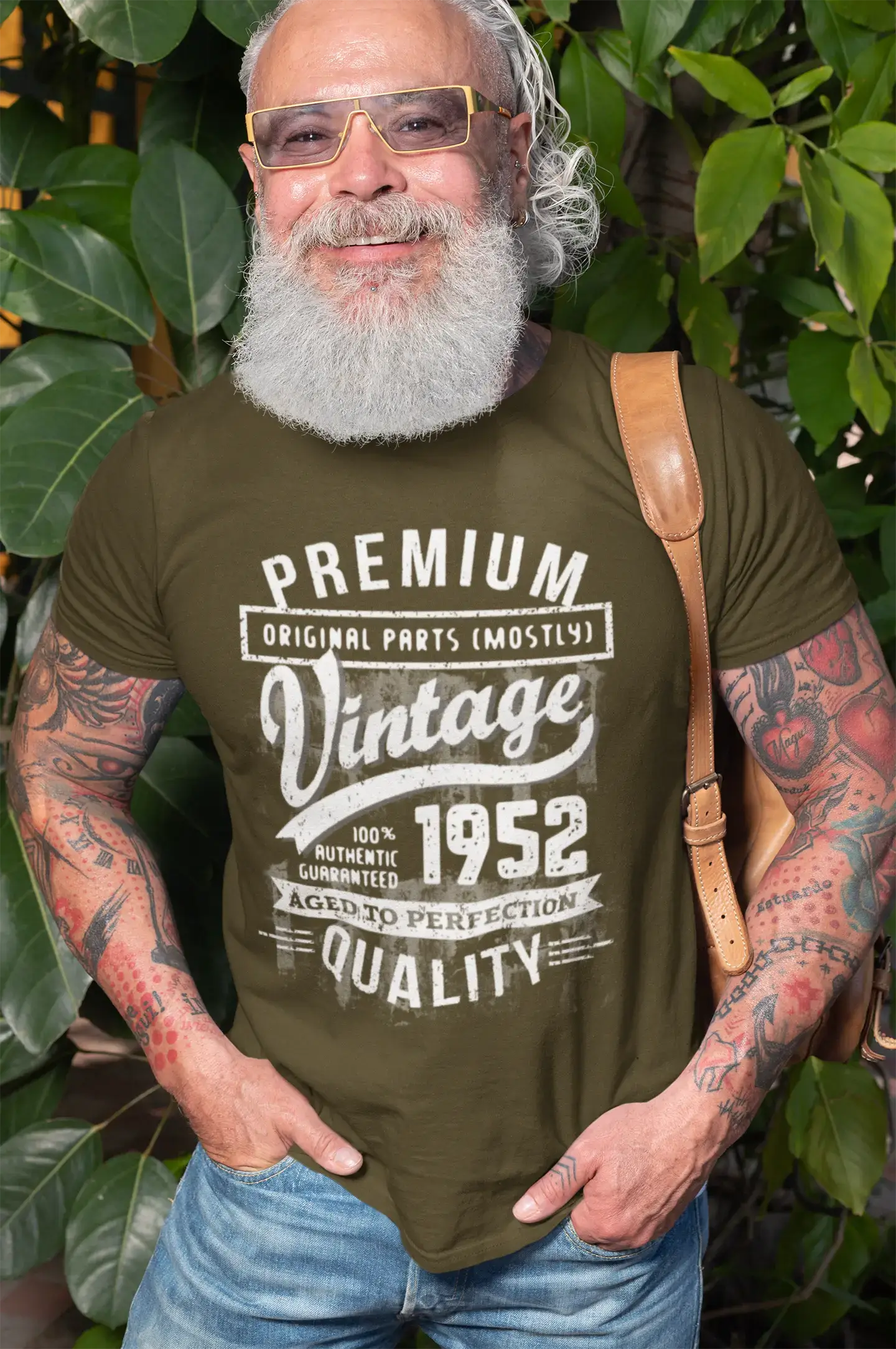 ULTRABASIC – <span>Grafisches</span> <span>Herren</span> -T-Shirt „1952 Aged to Perfection“ <span>als</span> <span>Geburtstagsgeschenk</span>