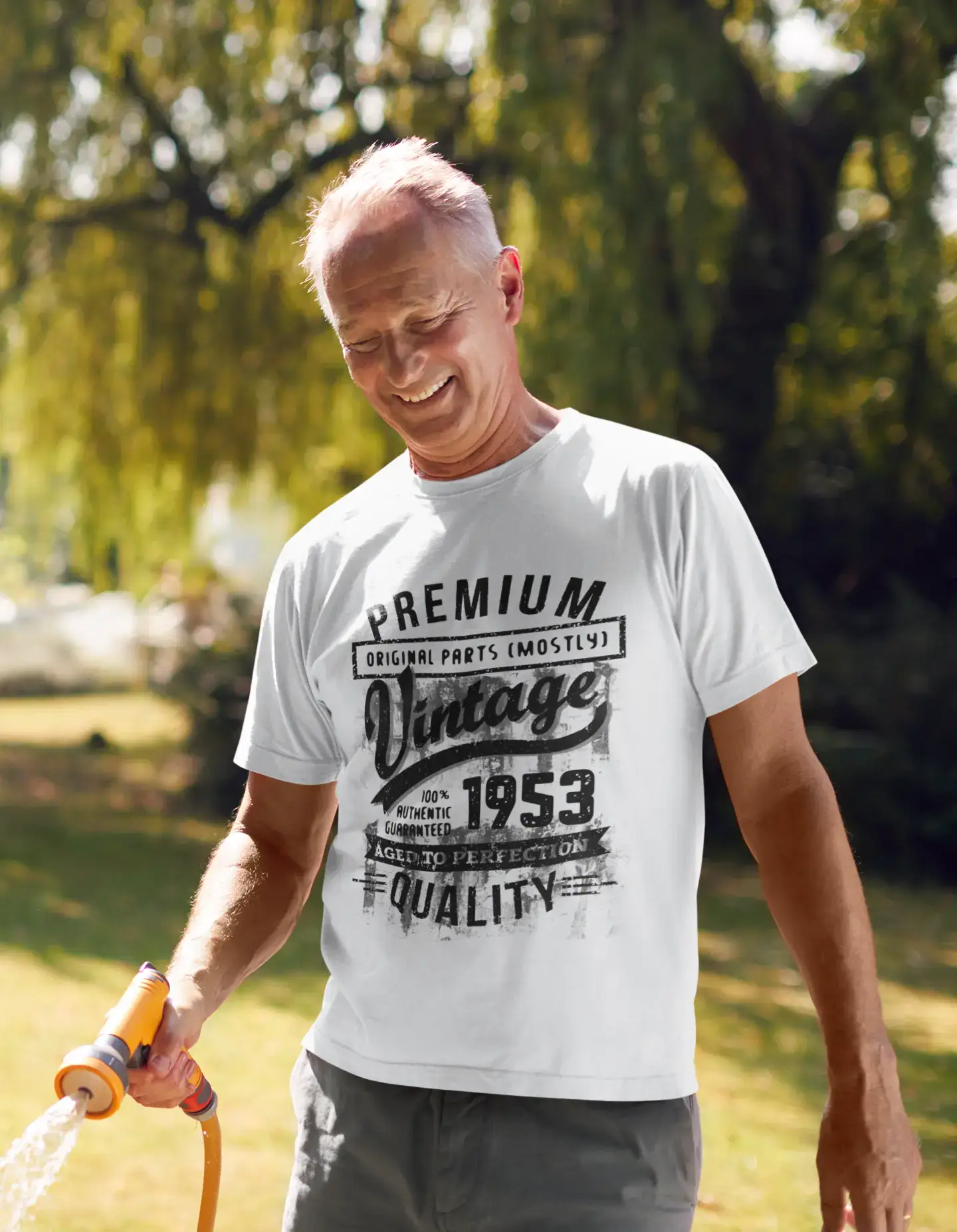 ULTRABASIC – <span>Grafisches</span> <span>Herren</span> -T-Shirt „1953 Aged to Perfection“ <span>als</span> <span>Geburtstagsgeschenk</span>