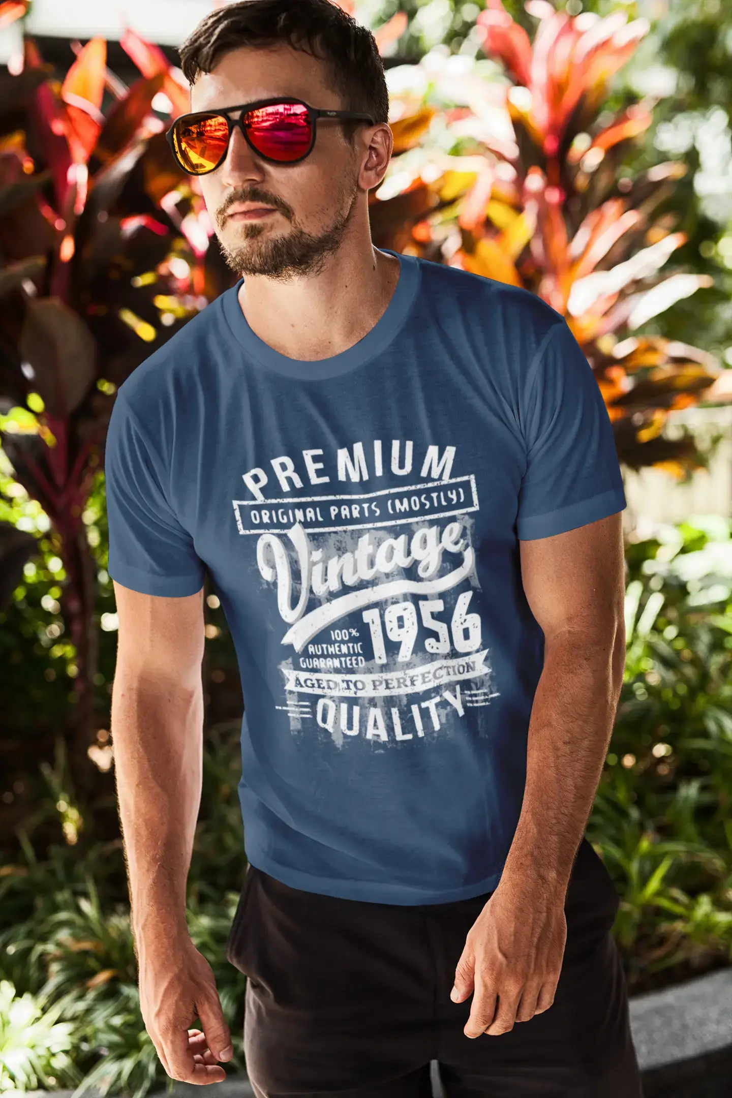 ULTRABASIC – <span>Grafisches</span> <span>Herren</span> -T-Shirt „1956 Aged to Perfection“ <span>als</span> <span>Geburtstagsgeschenk</span>