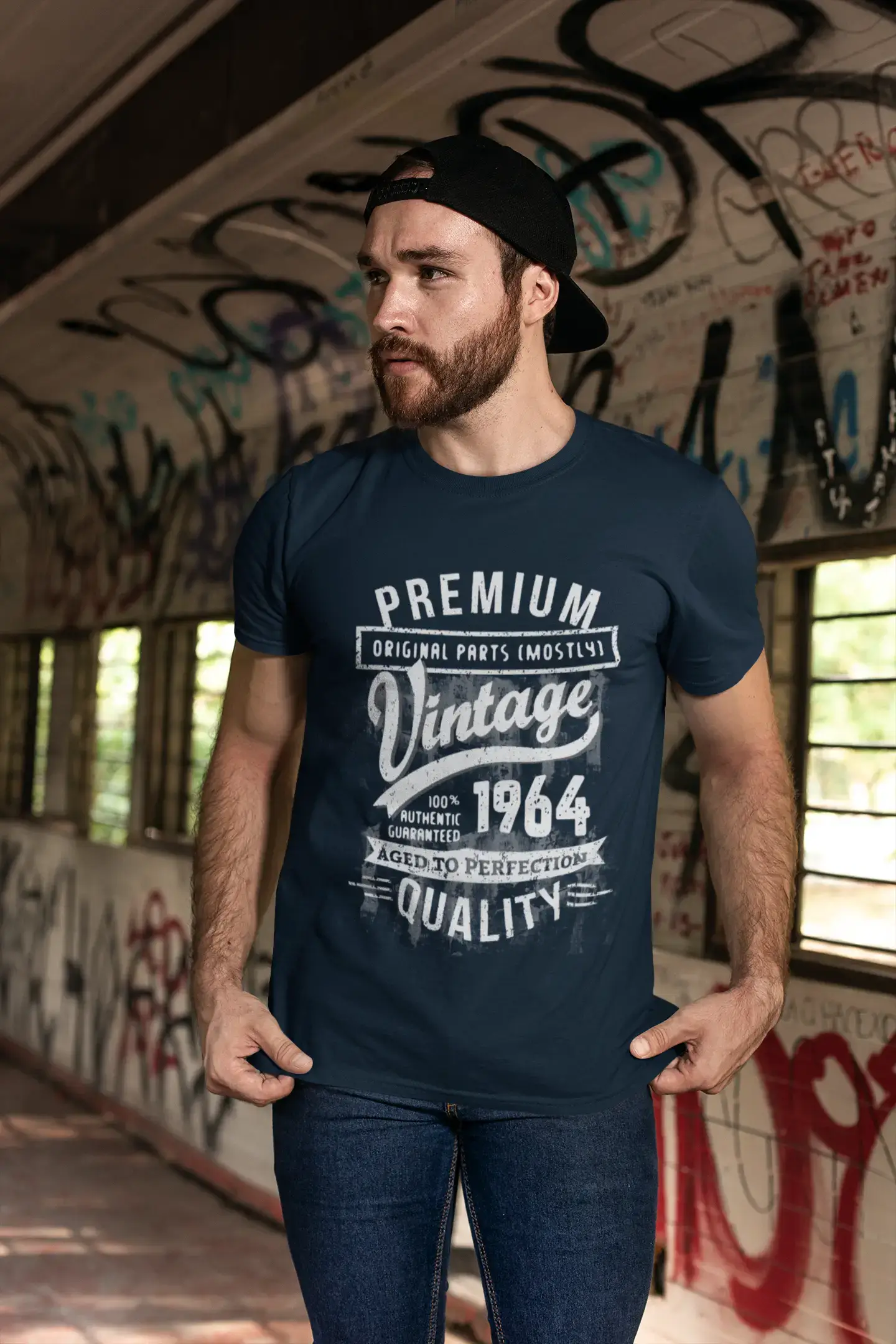 ULTRABASIC – <span>Grafisches</span> <span>Herren</span> -T-Shirt „1964 Aged to Perfection“ <span>als</span> <span>Geburtstagsgeschenk</span>