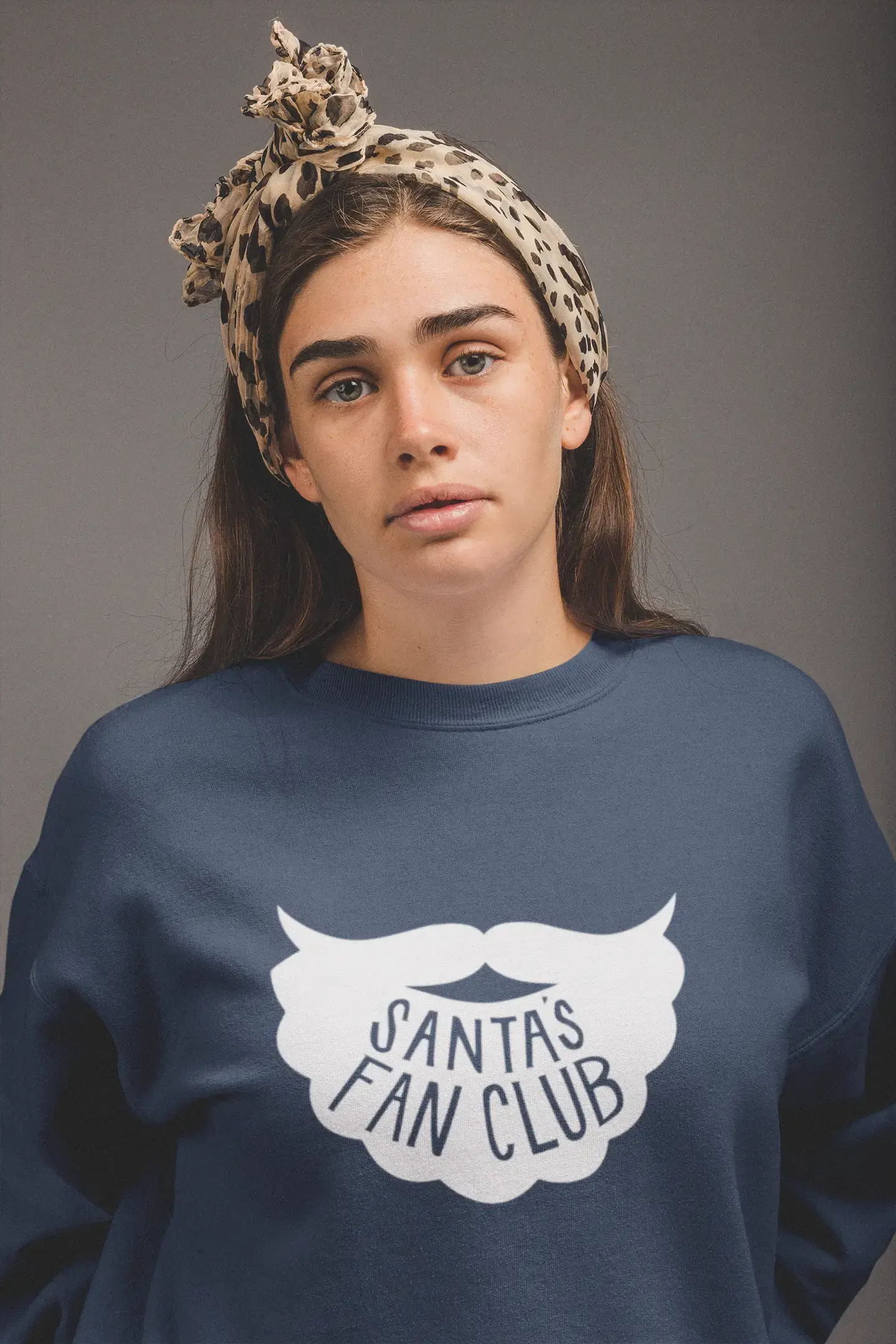 ULTRABASIC - <span>Grafisches</span> Weihnachts-Sweatshirt „Santa's Fan Club“ <span>für Damen,</span> <span>Weihnachtsgeschenkideen</span> , Denim