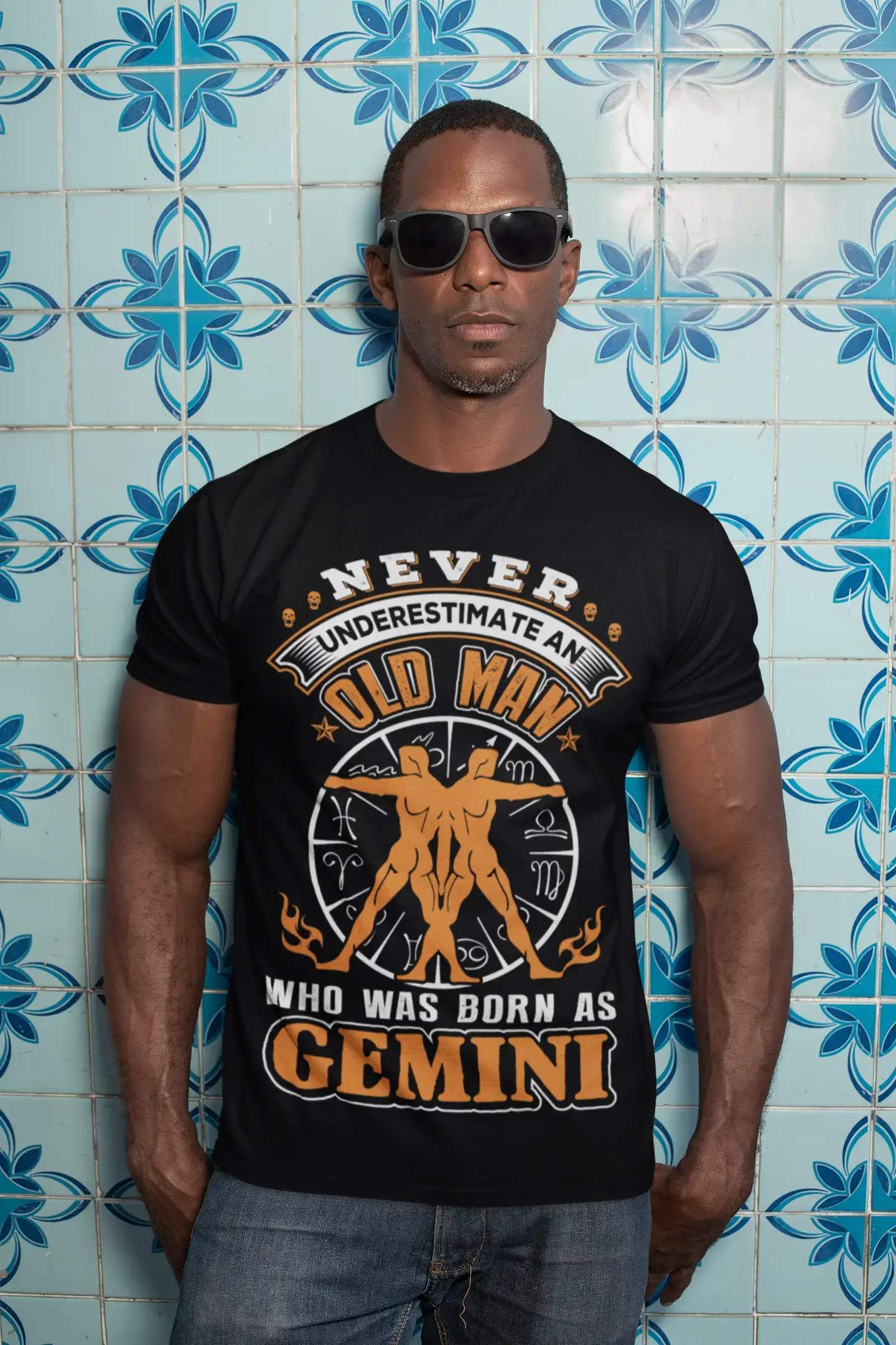 ULTRABASIC Men's T-Shirt Never Underestimate an Old Man Who Was Born as Gemini