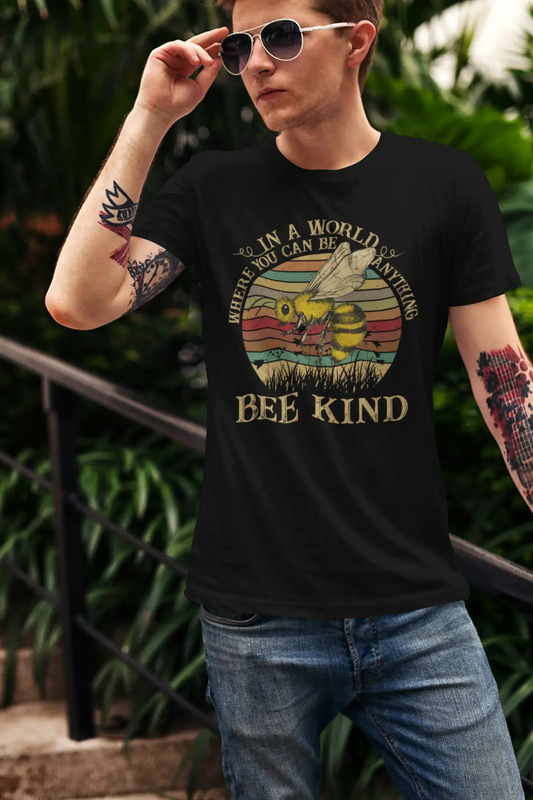 ULTRABASIC Herren-Vintage-T-Shirt „In a World Where You Can Be Anything Bee Kind“ – lustiges Humor-T-Shirt