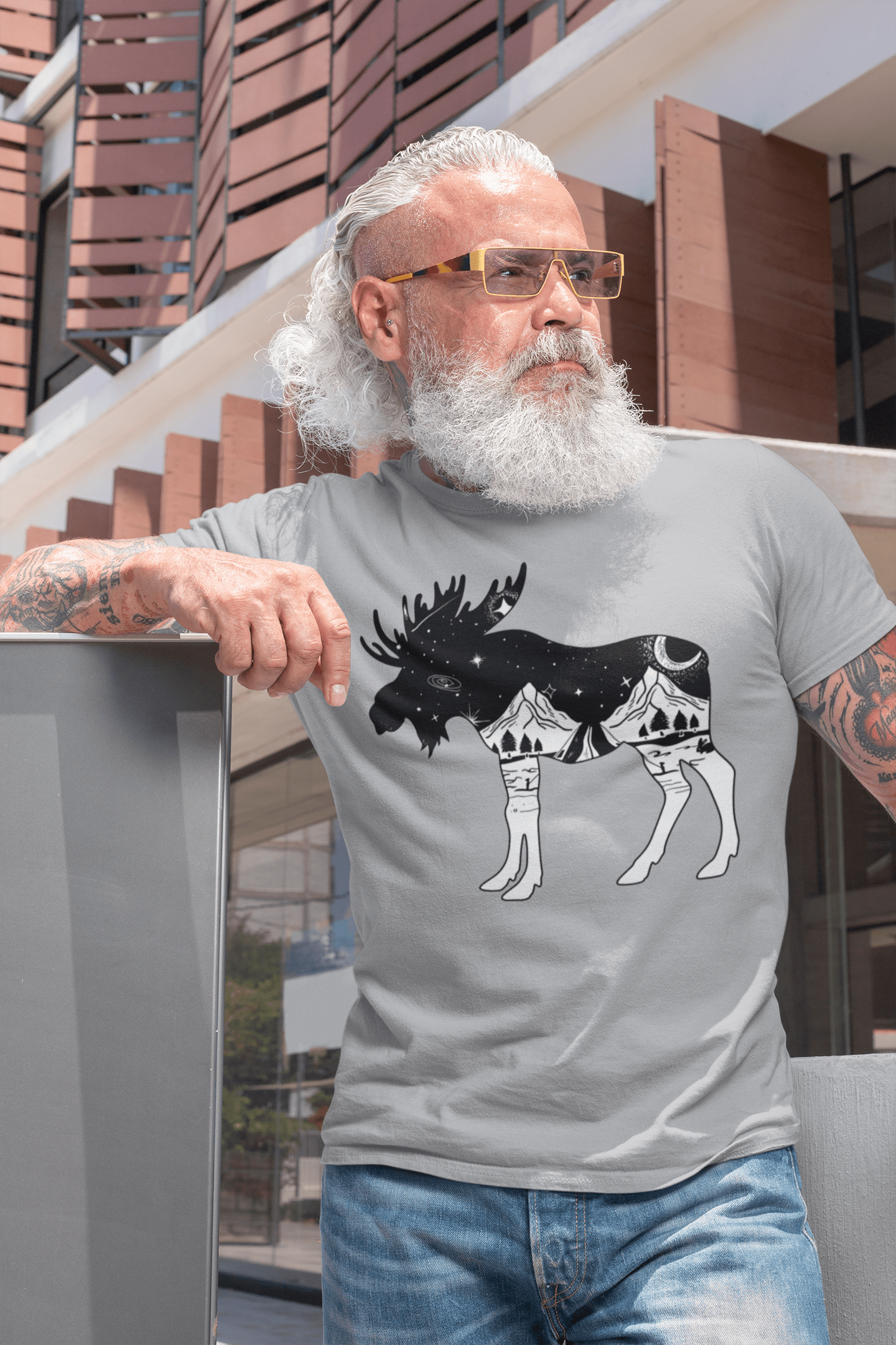 ULTRABASIC Men's T-Shirt Moose Hiking - Mountain Hiker Tee Shirt